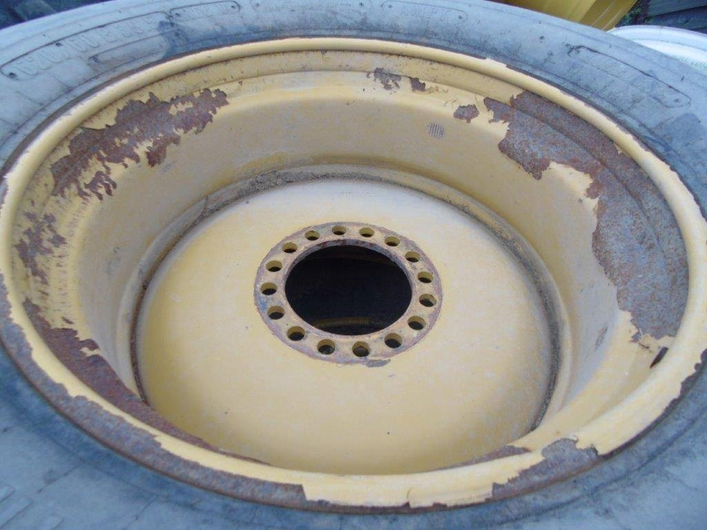 Twin 30,5 Passande CAT 924 - Tire for Construction machinery: picture 1 Twin 30,5 Passande CAT 924 - Tire for Construction machinery: picture 1