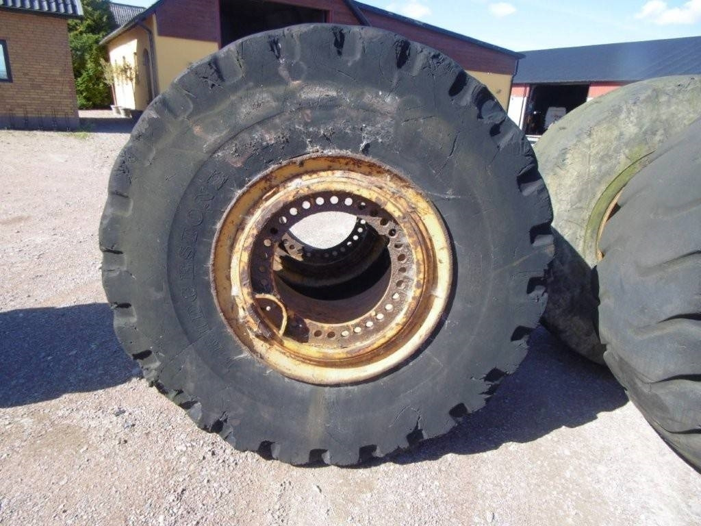 Däck - Tire for Construction machinery: picture 2 Däck - Tire for Construction machinery: picture 2