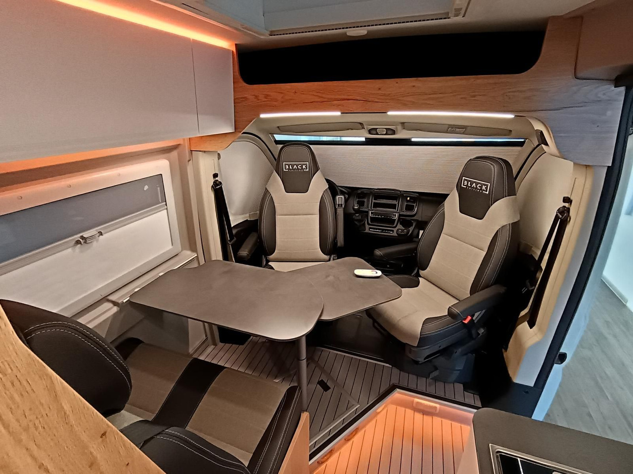 Camper van Clever Celebration 600 MJ24*AHK*MARKISE*ACC*R-KAM*RADIO: picture 18 Camper van Clever Celebration 600 MJ24*AHK*MARKISE*ACC*R-KAM*RADIO: picture 18