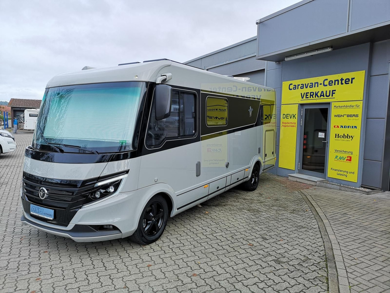 Niesmann + Bischoff iSmove 6.9 E 132 kW+AHK+SOLAR+ALDE+KLIMA+NAVI - Integrated motorhome: picture 2 Niesmann + Bischoff iSmove 6.9 E 132 kW+AHK+SOLAR+ALDE+KLIMA+NAVI - Integrated motorhome: picture 2