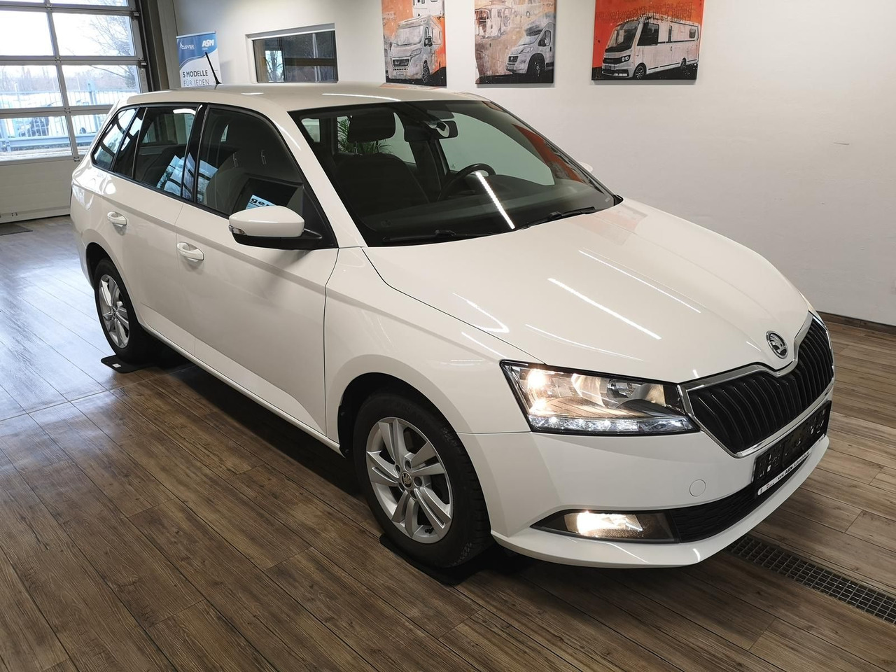 Skoda Fabia Combi Ambition 1.0TSI 81kW+R-KAM+PDC+KLIMA - Car: picture 2 Skoda Fabia Combi Ambition 1.0TSI 81kW+R-KAM+PDC+KLIMA - Car: picture 2