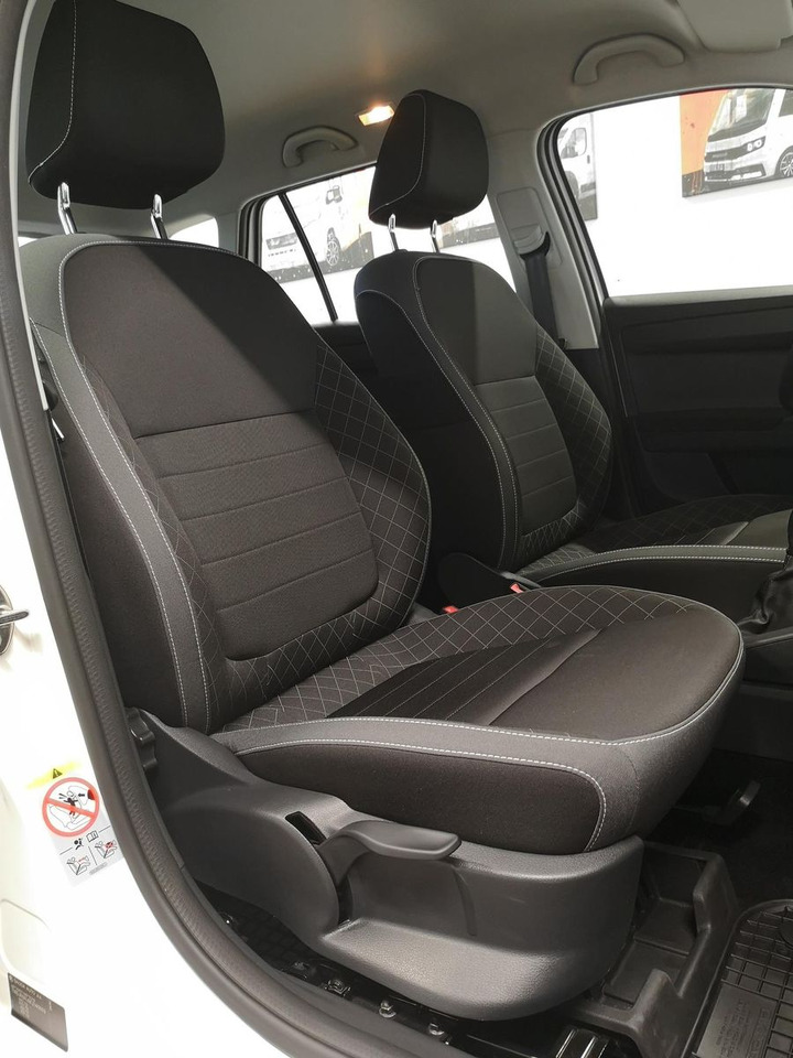 Car Skoda Fabia Combi Ambition 1.0TSI 81kW+R-KAM+PDC+KLIMA: picture 16