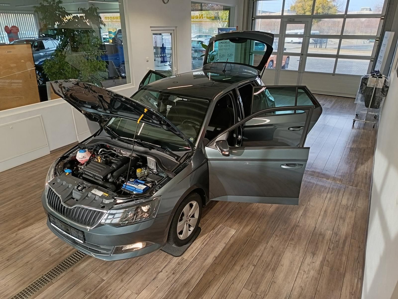 Skoda Fabia Style 1,2 TSI 81 kW DSG*PDC*SHZ*TEMP*KLIMA - Car: picture 2 Skoda Fabia Style 1,2 TSI 81 kW DSG*PDC*SHZ*TEMP*KLIMA - Car: picture 2