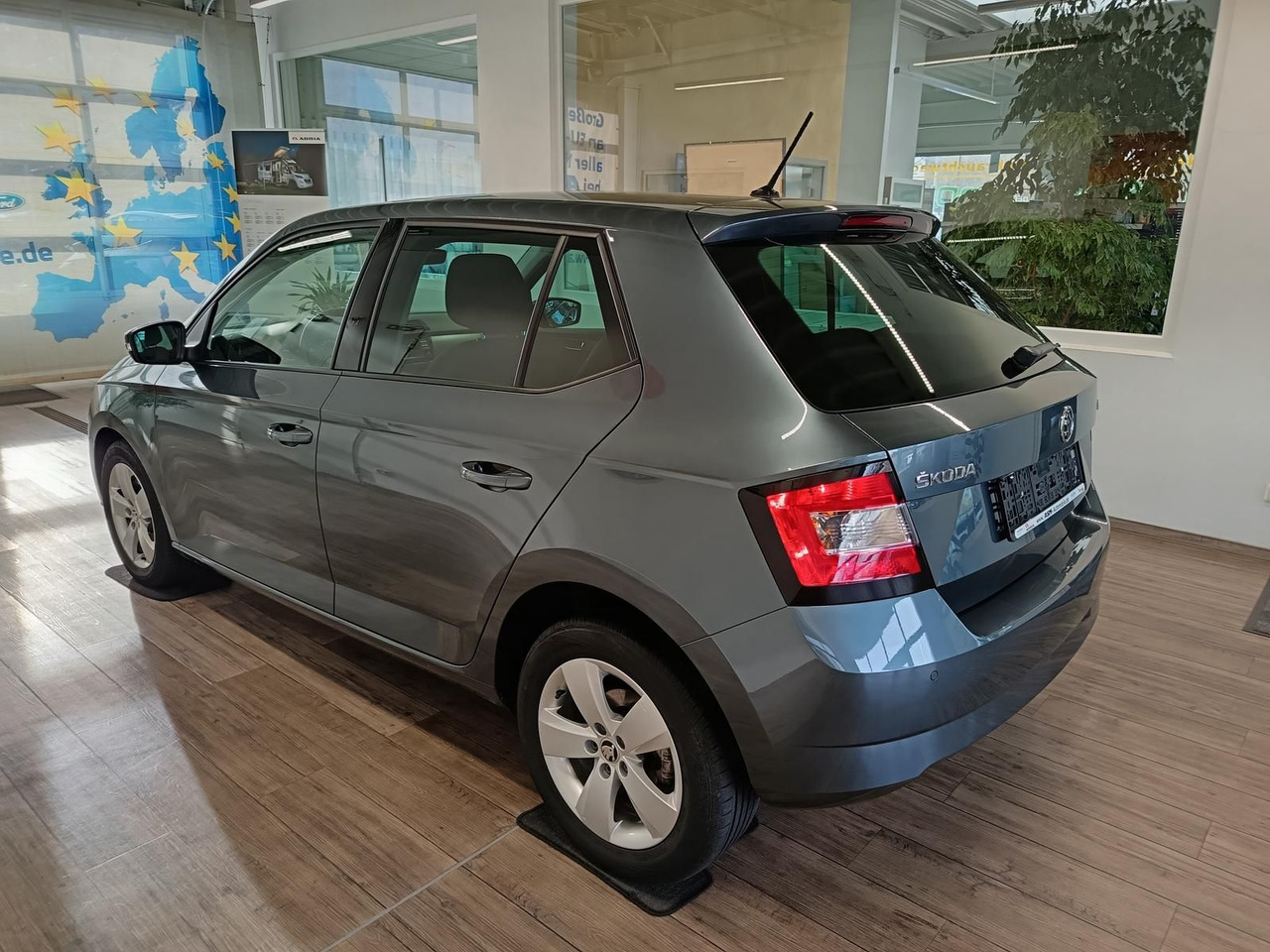 Skoda Fabia Style 1,2 TSI 81 kW DSG*PDC*SHZ*TEMP*KLIMA - Car: picture 4 Skoda Fabia Style 1,2 TSI 81 kW DSG*PDC*SHZ*TEMP*KLIMA - Car: picture 4