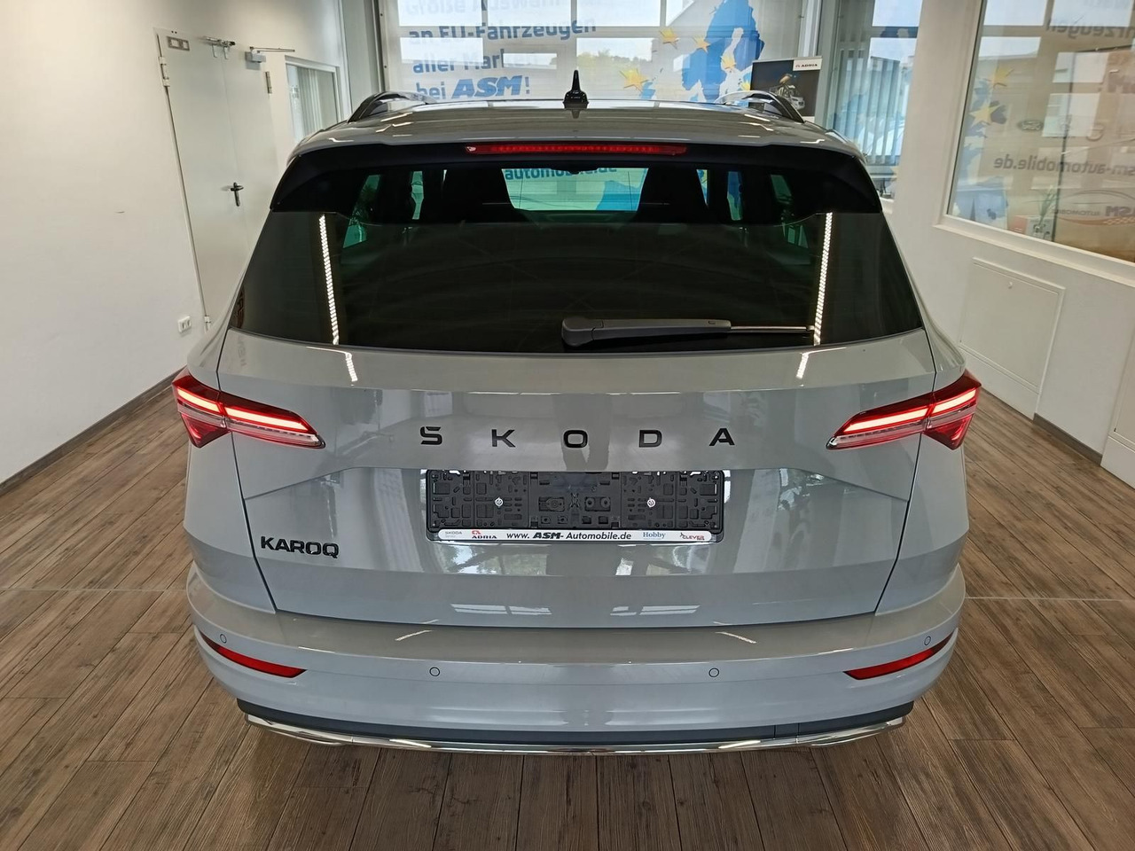Skoda Karoq Sportline 1,5 TSI DSG*AHK*PSD*STD.HZG*NAVI - SUV: picture 5 Skoda Karoq Sportline 1,5 TSI DSG*AHK*PSD*STD.HZG*NAVI - SUV: picture 5
