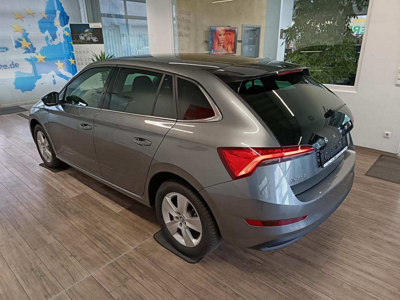 Skoda Scala Style 1,5 TSI DSG*PANO*LED*DAB*ALLWETTER* - Sedan: picture 4 Skoda Scala Style 1,5 TSI DSG*PANO*LED*DAB*ALLWETTER* - Sedan: picture 4
