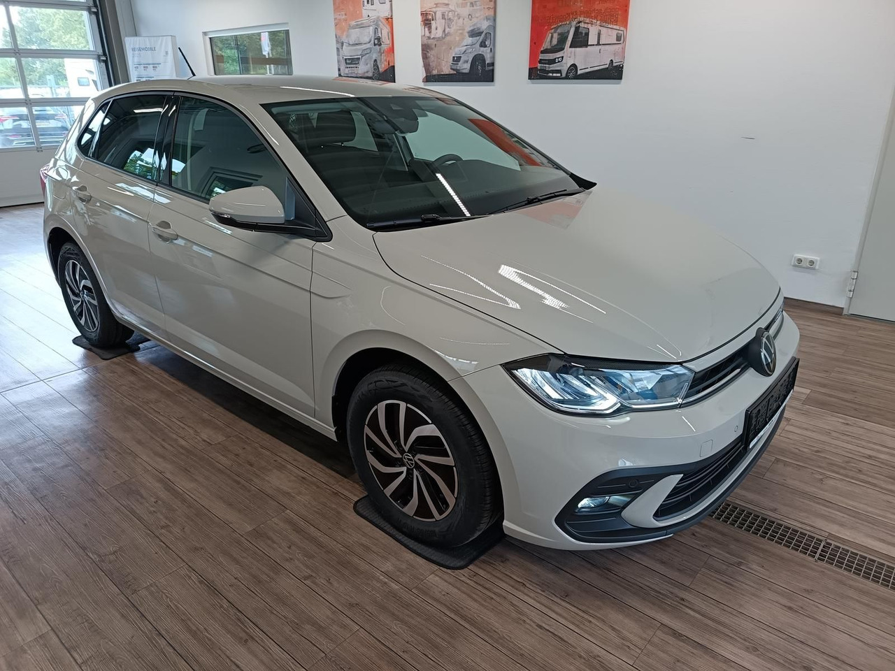 Volkswagen Polo Life 1.0 TSI 70kW DSG*LED*ACC*R-KAM*DAB*PDC - Car: picture 3 Volkswagen Polo Life 1.0 TSI 70kW DSG*LED*ACC*R-KAM*DAB*PDC - Car: picture 3