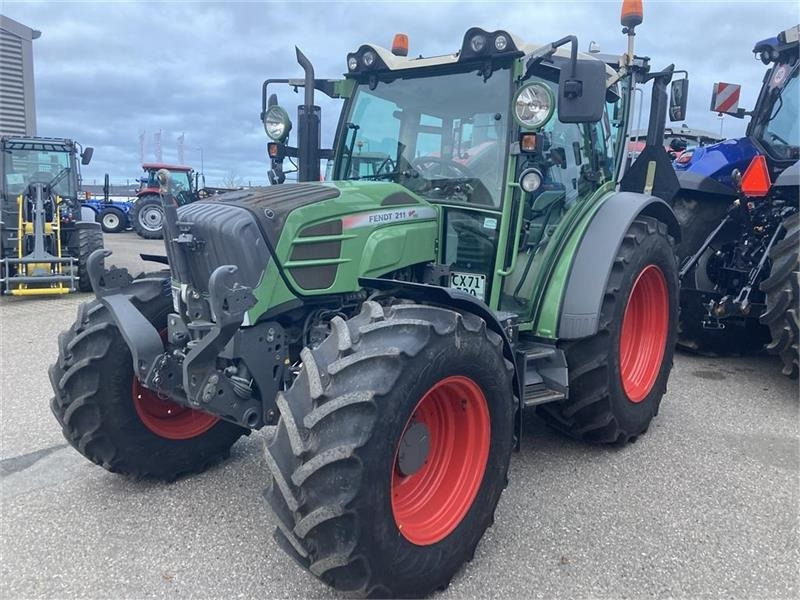 Fendt 211 Vario TMS - Farm tractor: picture 2 Fendt 211 Vario TMS - Farm tractor: picture 2