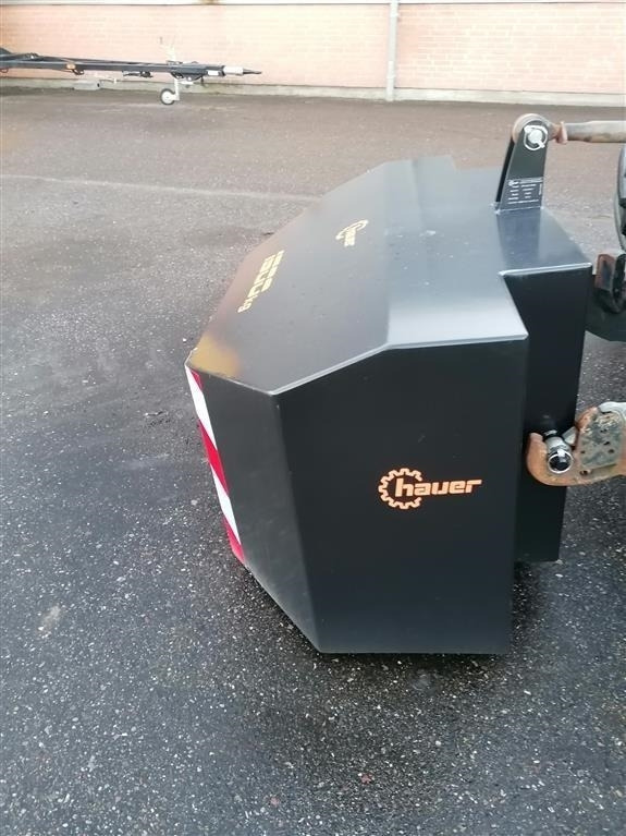 Hauer 1500 kg - Counterweight: picture 1 Hauer 1500 kg - Counterweight: picture 1