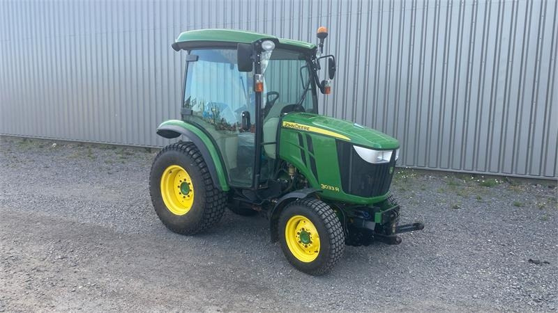 John Deere 3033 R - Farm tractor: picture 2 John Deere 3033 R - Farm tractor: picture 2