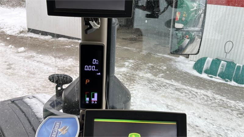 John Deere 8370R - Farm tractor: picture 3 John Deere 8370R - Farm tractor: picture 3