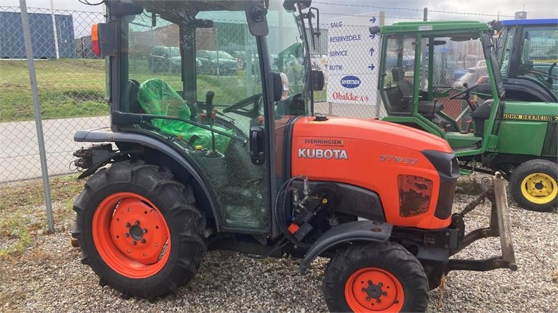 Kubota STW37 Kun 1145 timer - Municipal tractor: picture 1 Kubota STW37 Kun 1145 timer - Municipal tractor: picture 1