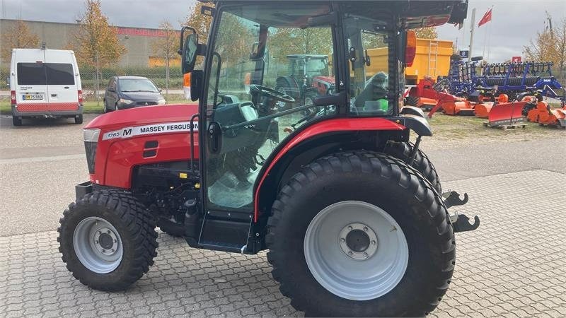 Massey Ferguson 1765 M HC - Municipal tractor: picture 4 Massey Ferguson 1765 M HC - Municipal tractor: picture 4