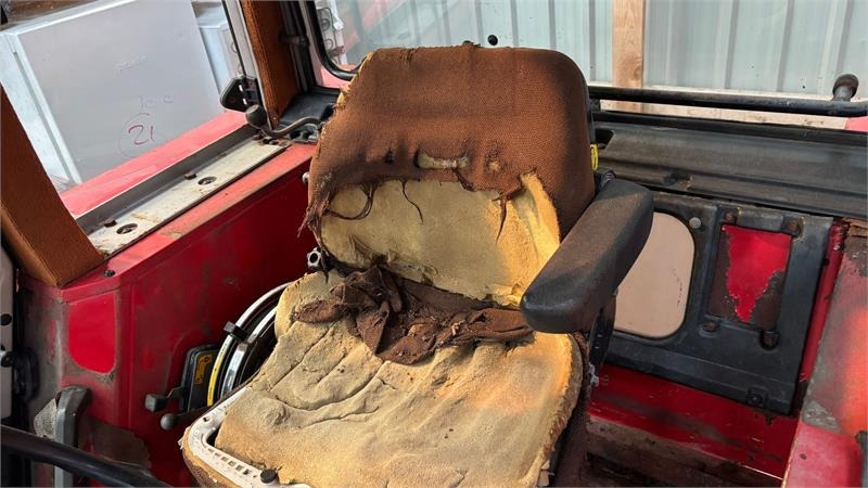 Massey Ferguson 699  - Farm tractor: picture 4 Massey Ferguson 699  - Farm tractor: picture 4