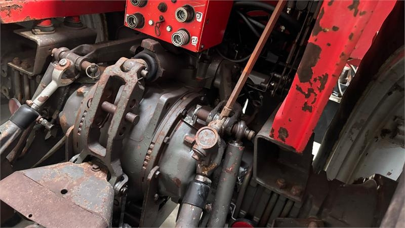 Massey Ferguson 699  - Farm tractor: picture 3 Massey Ferguson 699  - Farm tractor: picture 3