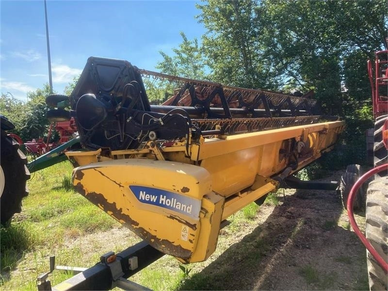 New Holland 30" Varifeed - Harvester attachment: picture 1 New Holland 30" Varifeed - Harvester attachment: picture 1