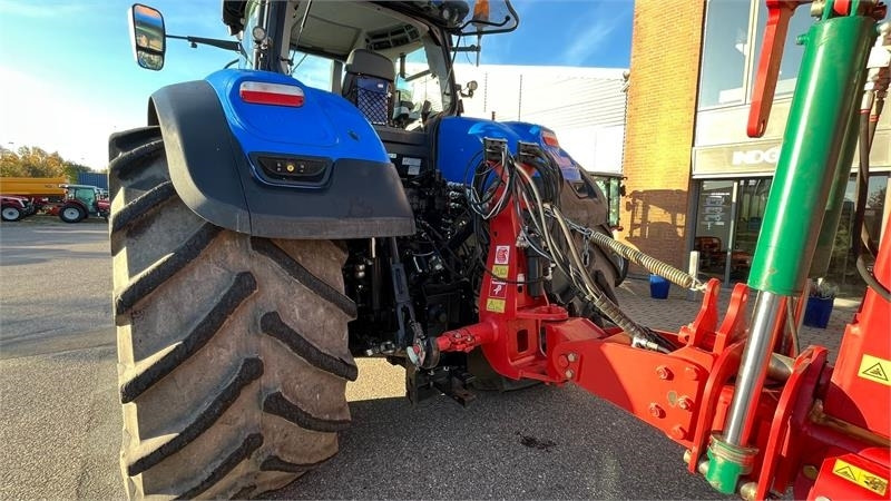 New Holland T7.315 HD AutoComand - Farm tractor: picture 4 New Holland T7.315 HD AutoComand - Farm tractor: picture 4
