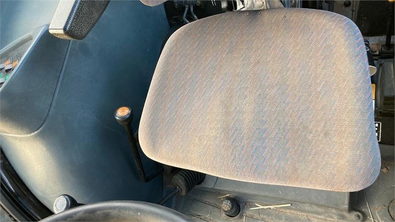 New Holland TD90D - Farm tractor: picture 5 New Holland TD90D - Farm tractor: picture 5