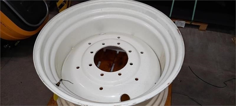 Titan Svejste fælge............ 15x30 - Tire for Agricultural machinery: picture 1 Titan Svejste fælge............ 15x30 - Tire for Agricultural machinery: picture 1