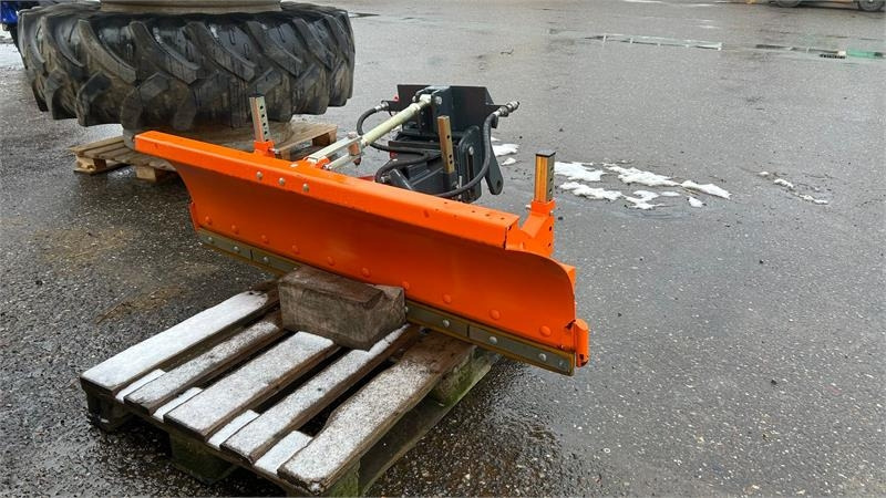 Tuchel L-SK 155 Kramer lille ophæng - Snow plough for Agricultural machinery: picture 1 Tuchel L-SK 155 Kramer lille ophæng - Snow plough for Agricultural machinery: picture 1