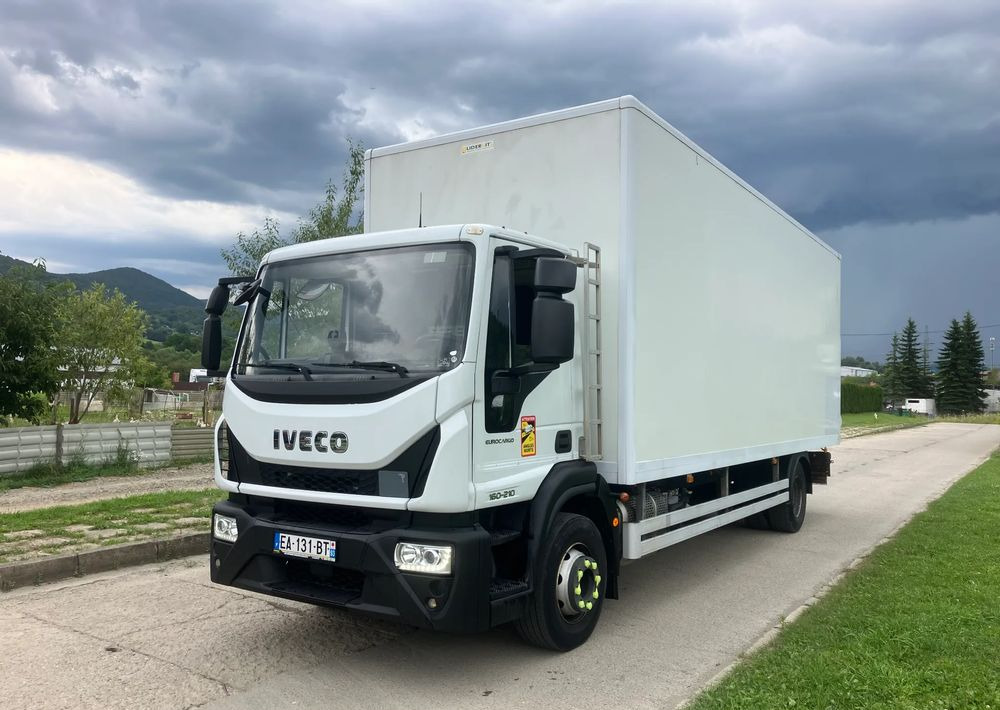 Iveco IVECO 1621 kurierka kontener EURO6 - Box truck: picture 1 Iveco IVECO 1621 kurierka kontener EURO6 - Box truck: picture 1
