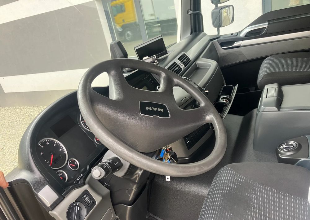 Box truck MAN MAN 18.290 kurierka kontener: picture 7 Box truck MAN MAN 18.290 kurierka kontener: picture 7