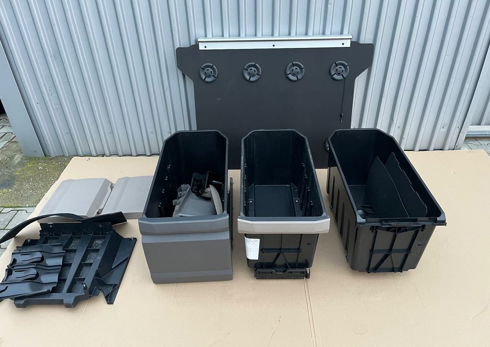 Elementy wyposażenia wnętrza DAF XG+ schowek szuflada box - Cab and interior for Truck: picture 1 Elementy wyposażenia wnętrza DAF XG+ schowek szuflada box - Cab and interior for Truck: picture 1