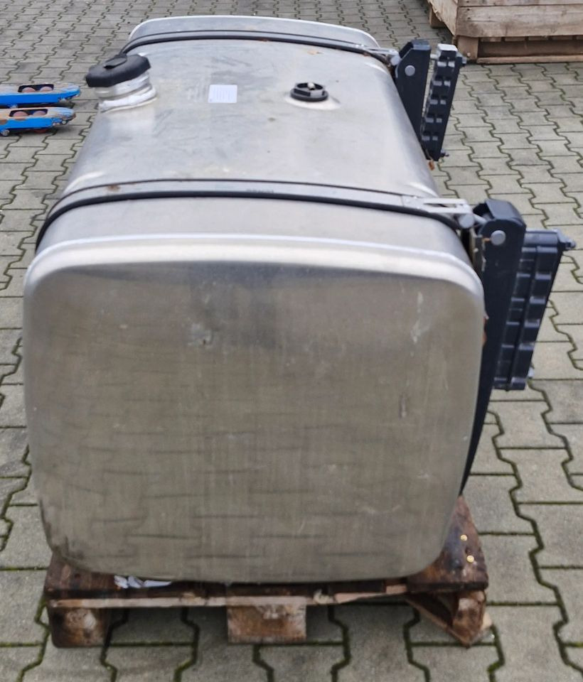 IVECO S WAY HI WAY STRALIS ZBIORNIK PALIWA NOWY - Fuel processing/ Fuel delivery: picture 3 IVECO S WAY HI WAY STRALIS ZBIORNIK PALIWA NOWY - Fuel processing/ Fuel delivery: picture 3