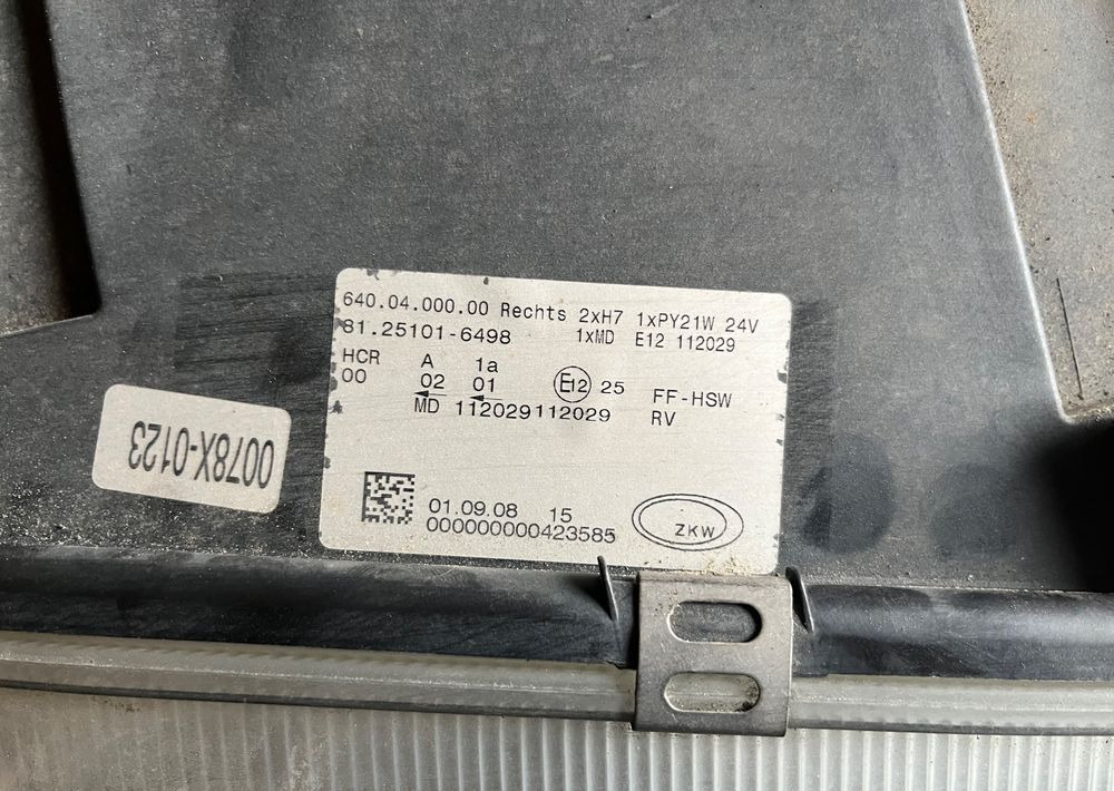 Lampy MAN TGX TGS euro 5 oryginał reflektor - Lights/ Lighting for Truck: picture 4 Lampy MAN TGX TGS euro 5 oryginał reflektor - Lights/ Lighting for Truck: picture 4