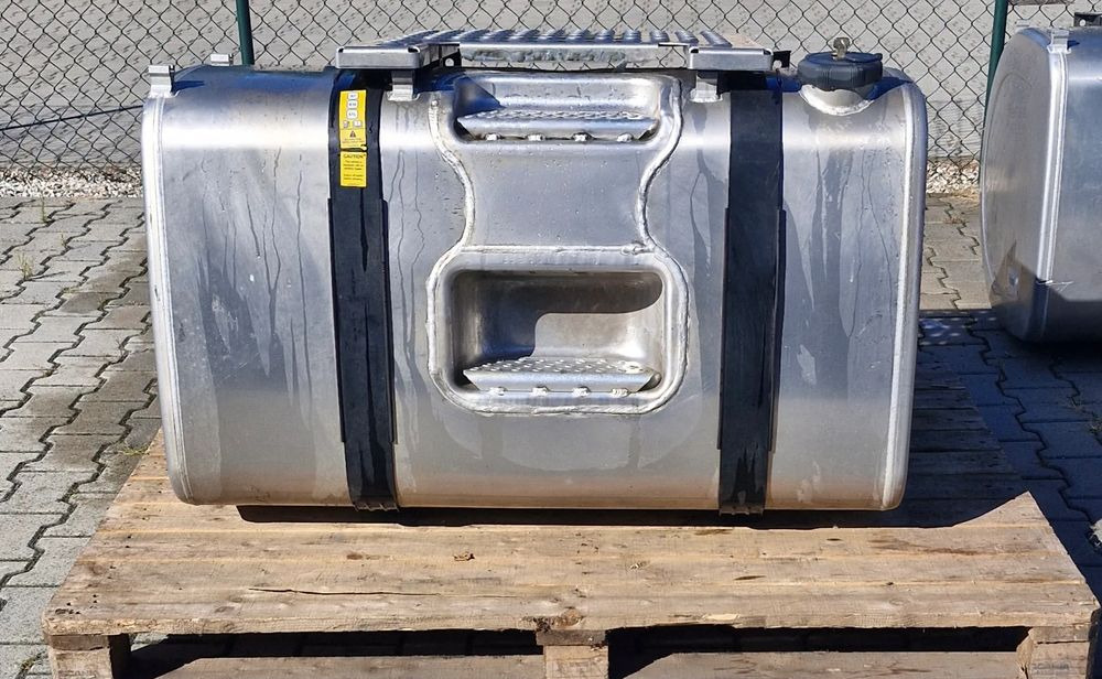 VOLVO FH4 FH5 RENAULT GAMA T ZBIORNIK PALIWA 480L - Fuel processing/ Fuel delivery: picture 1 VOLVO FH4 FH5 RENAULT GAMA T ZBIORNIK PALIWA 480L - Fuel processing/ Fuel delivery: picture 1