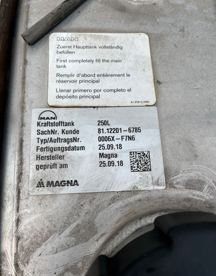 Zbiornik paliwa MAN TGX TGS 250 litrów kompletny - Fuel tank for Truck: picture 5 Zbiornik paliwa MAN TGX TGS 250 litrów kompletny - Fuel tank for Truck: picture 5