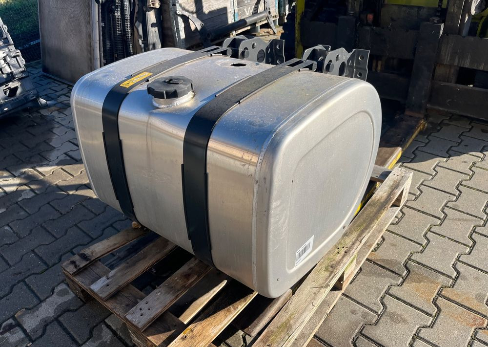 Zbiornik paliwa Volvo FH FM Renault 255 L low deck megi bak - Fuel processing/ Fuel delivery for Truck: picture 1 Zbiornik paliwa Volvo FH FM Renault 255 L low deck megi bak - Fuel processing/ Fuel delivery for Truck: picture 1
