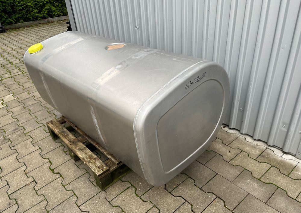 Zbiornik paliwa Volvo FH FM Renault 445 litrów bak low deck - Fuel processing/ Fuel delivery for Truck: picture 2 Zbiornik paliwa Volvo FH FM Renault 445 litrów bak low deck - Fuel processing/ Fuel delivery for Truck: picture 2