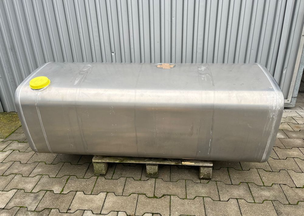 Zbiornik paliwa Volvo FH FM Renault 475 litrów bak low deck - Fuel processing/ Fuel delivery for Truck: picture 1 Zbiornik paliwa Volvo FH FM Renault 475 litrów bak low deck - Fuel processing/ Fuel delivery for Truck: picture 1
