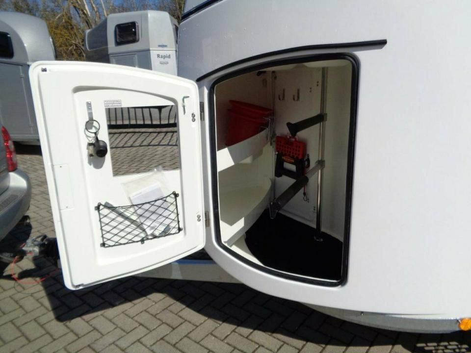 Böckmann Grand Master, WCF, 2,7 to. 100 km/h,Videoüberwachung, - Horse trailer: picture 4 Böckmann Grand Master, WCF, 2,7 to. 100 km/h,Videoüberwachung, - Horse trailer: picture 4
