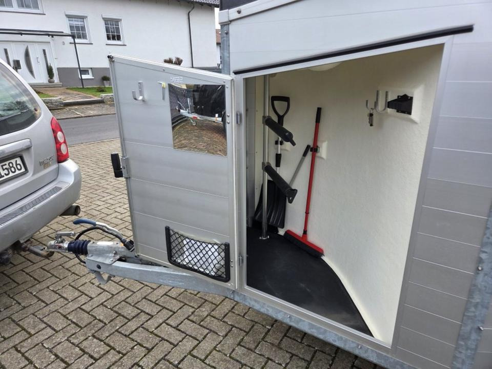 Böckmann, Pferdeanhänger,Champion-Esprit 2,0 to.SaKa.100 km/h - Horse trailer: picture 5 Böckmann, Pferdeanhänger,Champion-Esprit 2,0 to.SaKa.100 km/h - Horse trailer: picture 5