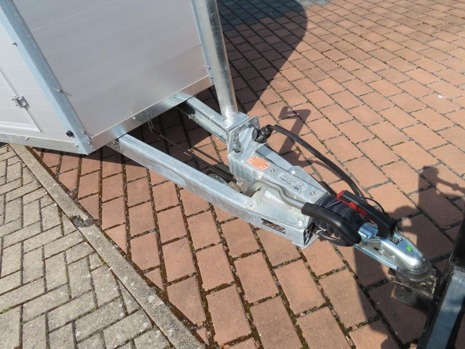 Horse trailer Böckmann Pferdeanhänger Champion Esprit ISY Sattelkammer 100km/h: picture 17 Horse trailer Böckmann Pferdeanhänger Champion Esprit ISY Sattelkammer 100km/h: picture 17