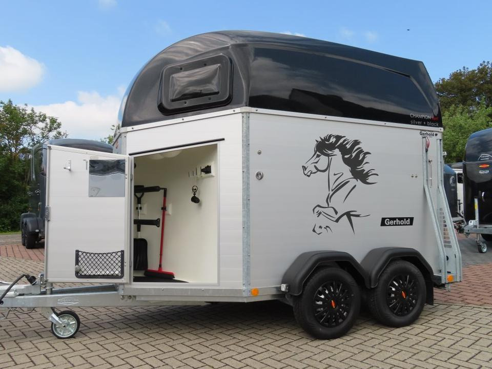 Horse trailer Böckmann Pferdeanhänger Champion Esprit ISY Sattelkammer 100km/h: picture 13 Horse trailer Böckmann Pferdeanhänger Champion Esprit ISY Sattelkammer 100km/h: picture 13