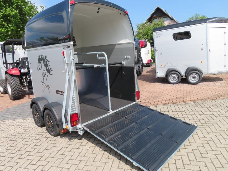 Horse trailer Böckmann Pferdeanhänger Champion Esprit ISY Sattelkammer 100km/h: picture 12 Horse trailer Böckmann Pferdeanhänger Champion Esprit ISY Sattelkammer 100km/h: picture 12