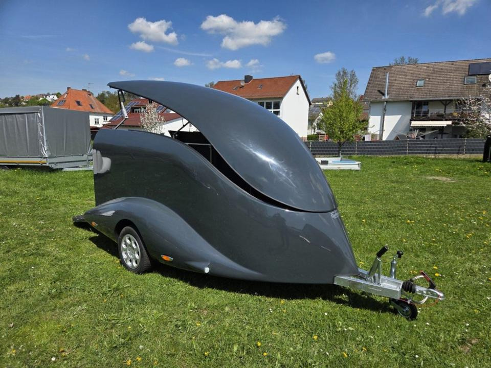 PKW Anhänger geschlossen Motorrad Mieten Leihen 1000kg 100km/h - Motorcycle trailer: picture 2 PKW Anhänger geschlossen Motorrad Mieten Leihen 1000kg 100km/h - Motorcycle trailer: picture 2