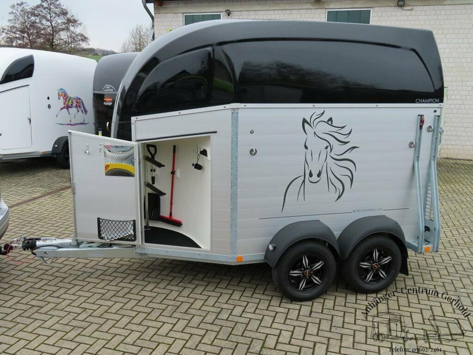 Pferdeanhänger Böckmann Champion R Saka 100km/h Dekor Alufelgen - Horse trailer: picture 3 Pferdeanhänger Böckmann Champion R Saka 100km/h Dekor Alufelgen - Horse trailer: picture 3