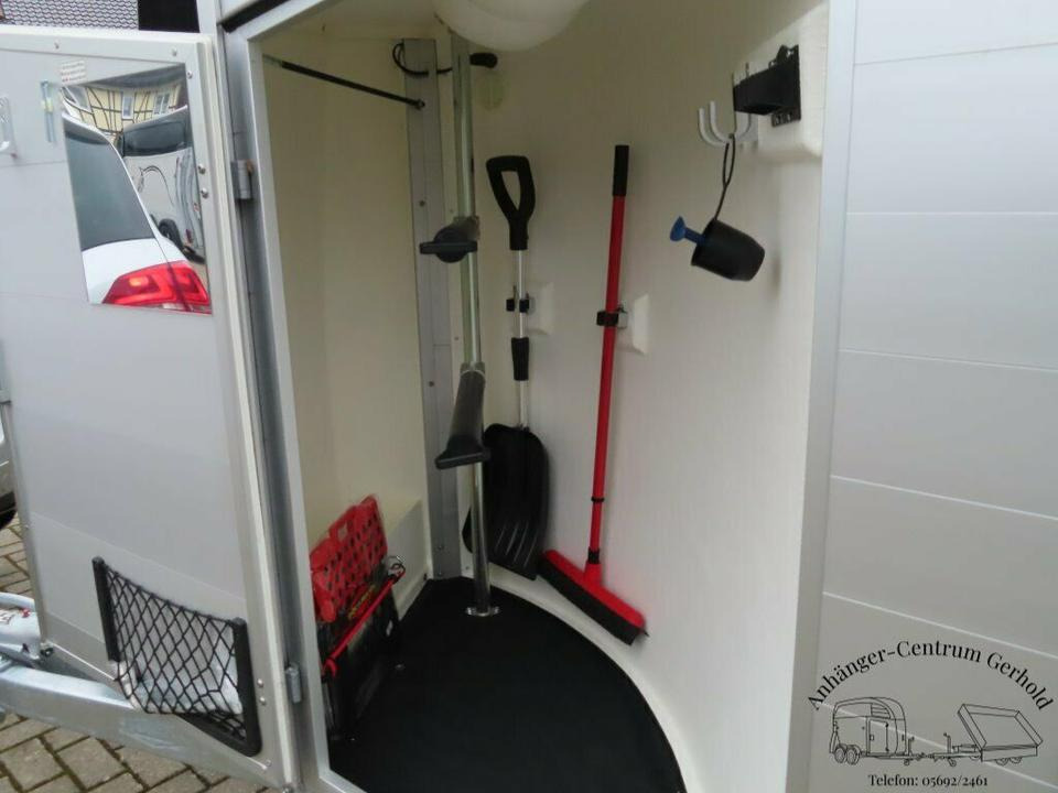 Pferdeanhänger Böckmann Champion R Saka 100km/h Dekor Alufelgen - Horse trailer: picture 5 Pferdeanhänger Böckmann Champion R Saka 100km/h Dekor Alufelgen - Horse trailer: picture 5