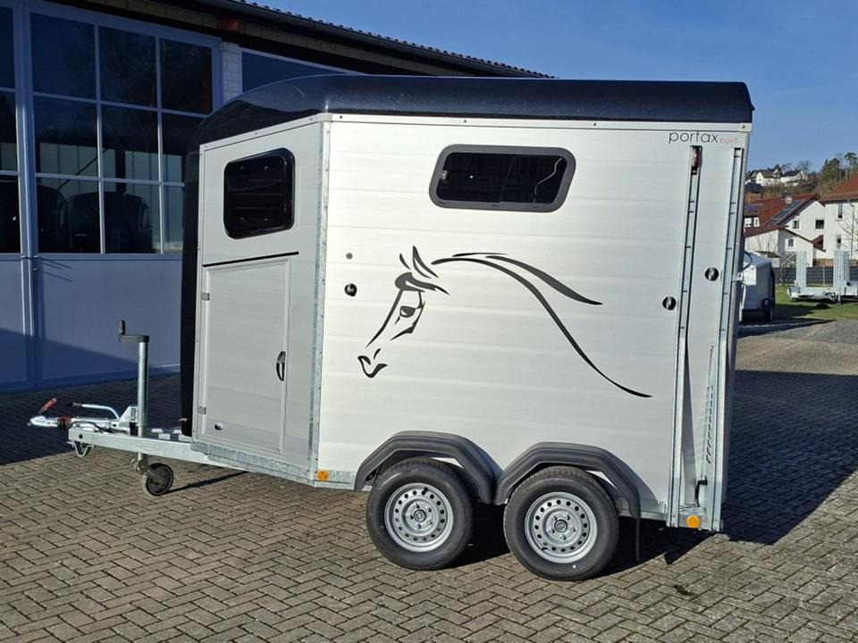 Pferdeanhänger Böckmann Portax Esprit Next Gen. Saka 100km/h 2,4t - Horse trailer: picture 2 Pferdeanhänger Böckmann Portax Esprit Next Gen. Saka 100km/h 2,4t - Horse trailer: picture 2
