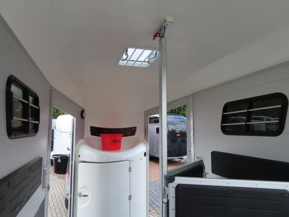 Horse trailer Pferdeanhänger Böckmann Portax K, Sattelk. Entladeklappe, 100 k.: picture 13 Horse trailer Pferdeanhänger Böckmann Portax K, Sattelk. Entladeklappe, 100 k.: picture 13