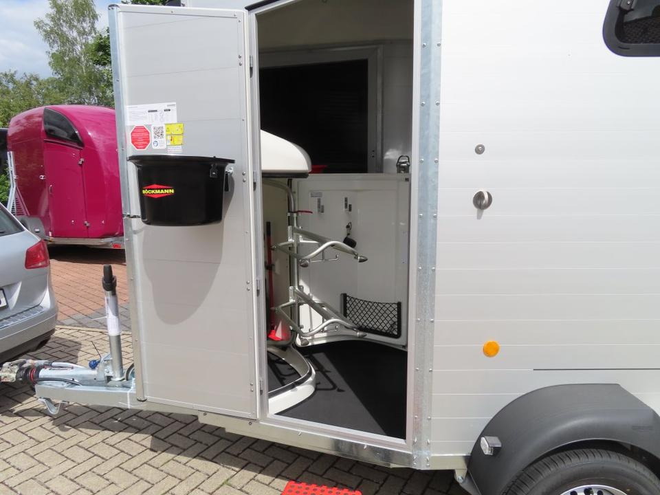 Horse trailer Pferdeanhänger Böckmann Portax K, Sattelk. Entladeklappe, 100 k.: picture 11 Horse trailer Pferdeanhänger Böckmann Portax K, Sattelk. Entladeklappe, 100 k.: picture 11