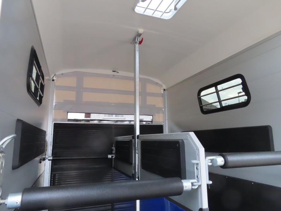 Horse trailer Pferdeanhänger Böckmann Portax K, Sattelk. Entladeklappe, 100 k.: picture 14 Horse trailer Pferdeanhänger Böckmann Portax K, Sattelk. Entladeklappe, 100 k.: picture 14