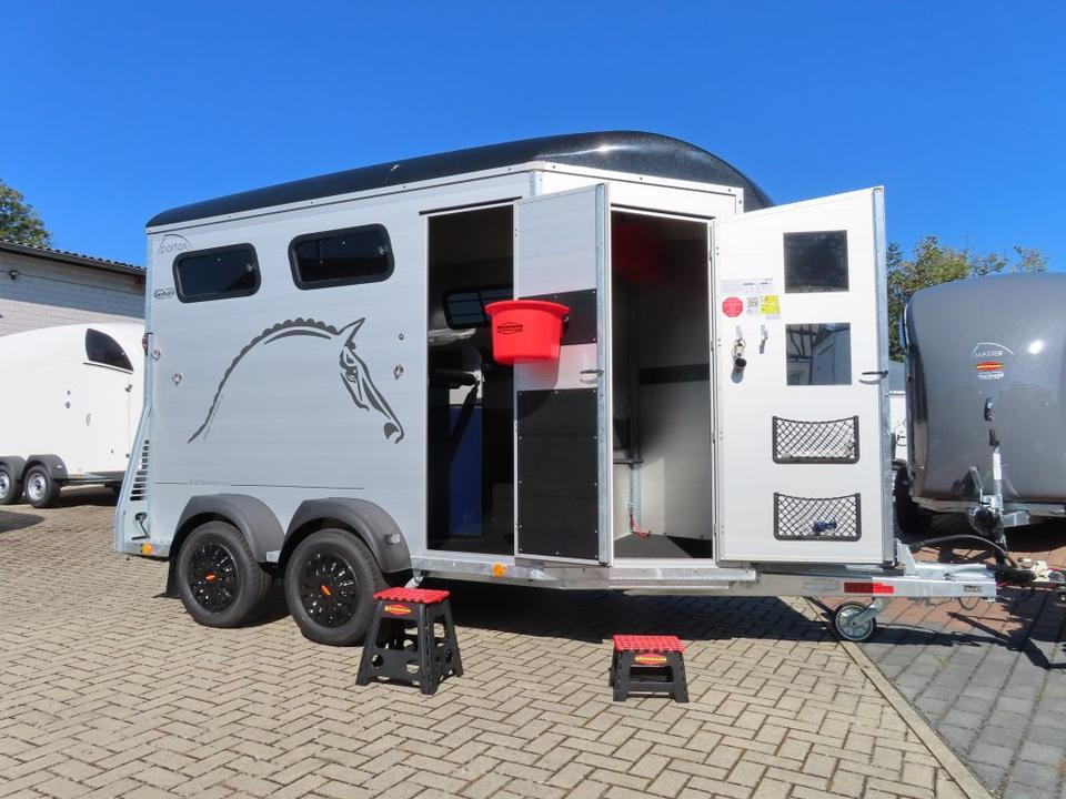 Pferdeanhänger Böckmann Portax L-SR Kamera WCF-Fahrwerk - Horse trailer: picture 1 Pferdeanhänger Böckmann Portax L-SR Kamera WCF-Fahrwerk - Horse trailer: picture 1