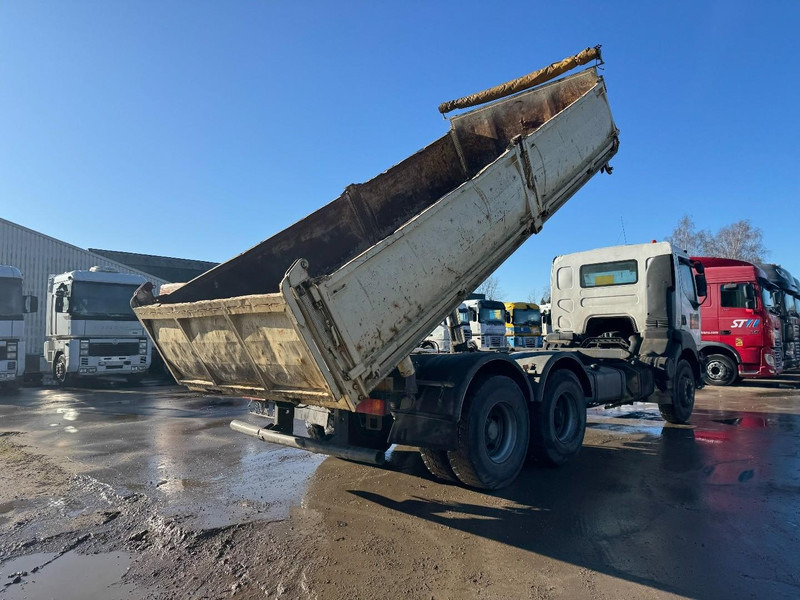 Renault Kerax 420 (GRAND PONT / SUSPENSION LAMES / BOITE MANUELLE / 10 ROUES / 6X4 / PARFAIT ETAT) - Tipper: picture 5 Renault Kerax 420 (GRAND PONT / SUSPENSION LAMES / BOITE MANUELLE / 10 ROUES / 6X4 / PARFAIT ETAT) - Tipper: picture 5