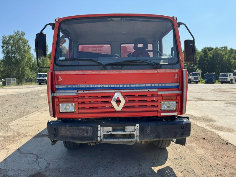 Renault M 210 Midliner (10500 L / 2 X COMPARTIMENTS / LAMES / GRAND PONT / POMPE MANUELLE) - Tank truck: picture 2 Renault M 210 Midliner (10500 L / 2 X COMPARTIMENTS / LAMES / GRAND PONT / POMPE MANUELLE) - Tank truck: picture 2