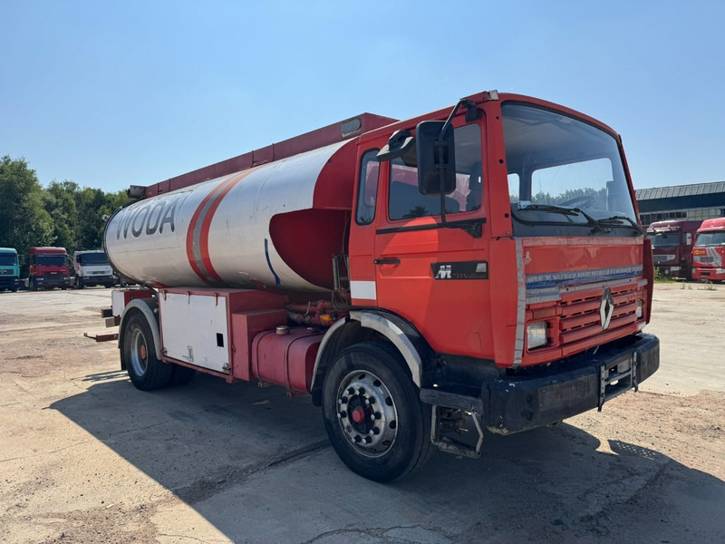 Renault M 210 Midliner (10500 L / 2 X COMPARTIMENTS / LAMES / GRAND PONT / POMPE MANUELLE) - Tank truck: picture 3 Renault M 210 Midliner (10500 L / 2 X COMPARTIMENTS / LAMES / GRAND PONT / POMPE MANUELLE) - Tank truck: picture 3